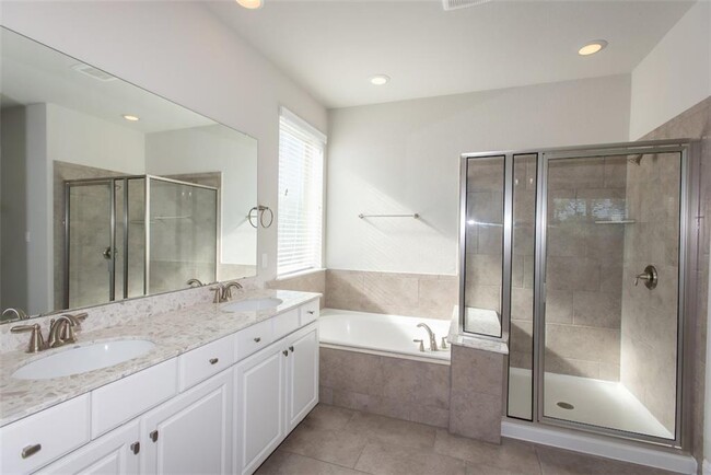 Building Photo - 15804 Cinca Terra Dr
