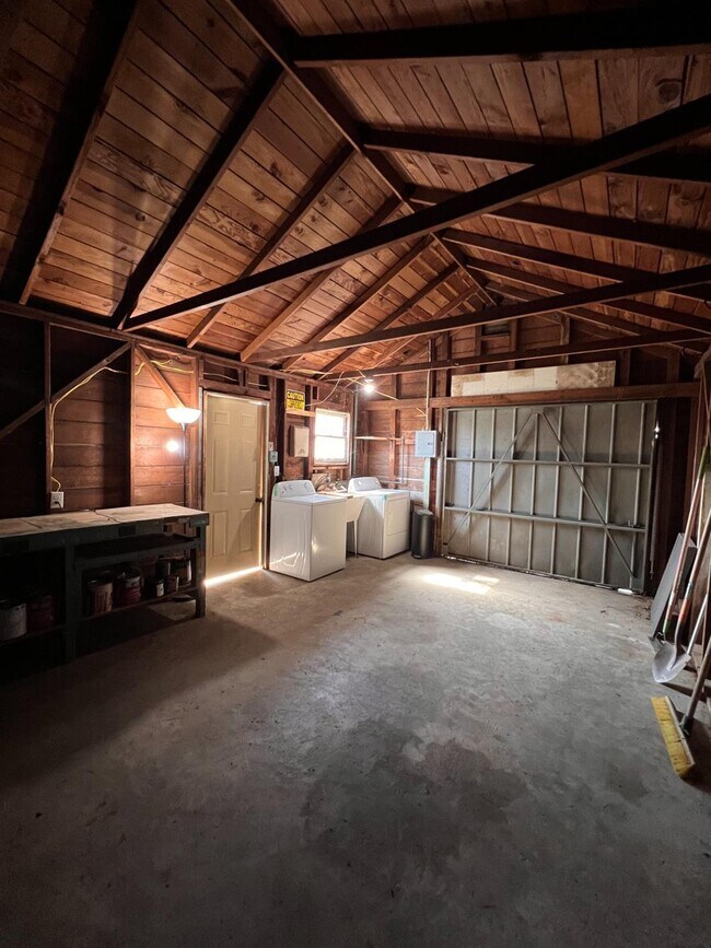 Building Photo - 3402 E Weldon Ave