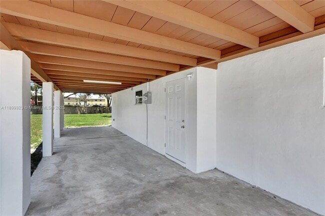 Building Photo - 2501 NW 21st St