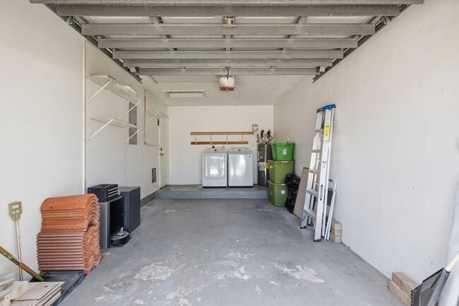 Building Photo - 3622 Coco Lake Dr