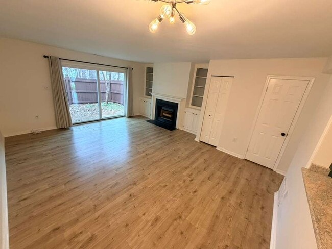 Building Photo - 2516 W Straw Bridge Chase W