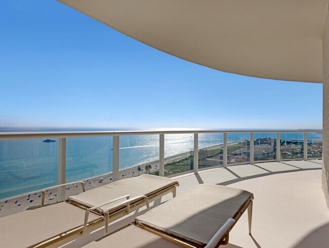 Building Photo - 2700 N Ocean Dr