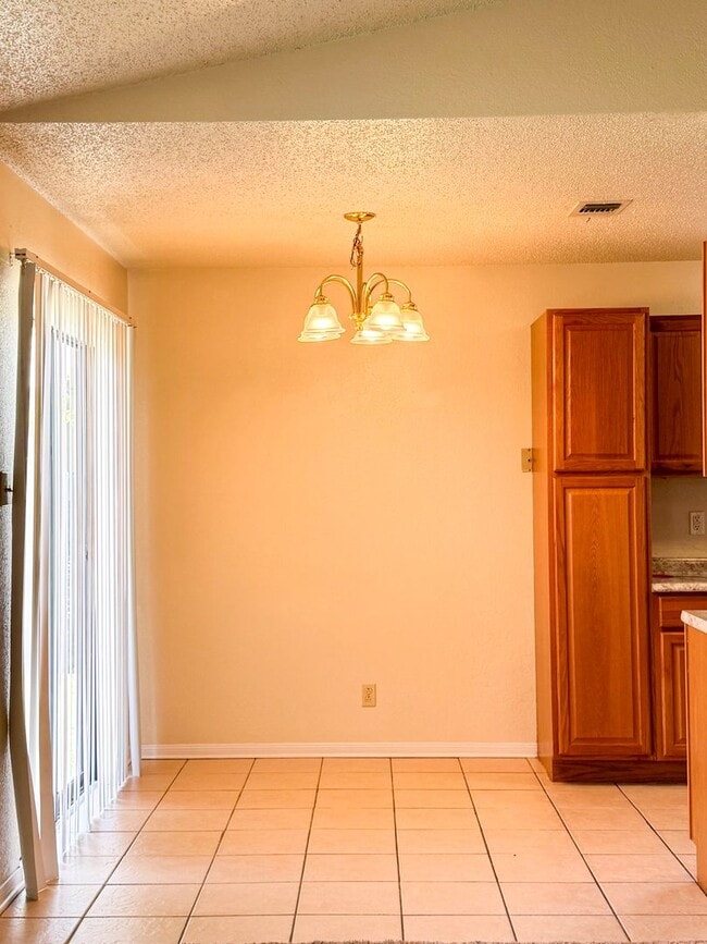 Building Photo - Available NOW!!!! Gorgeous 3 bedroom, 2 bath, 2 car garage home with a fireplace, privacy fenced ...