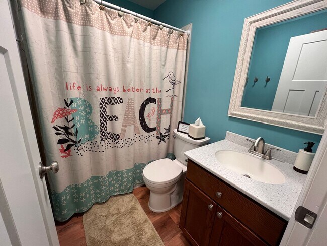 Building Photo - Furnished 2 Bedroom Duplex, Utilities Included, Available August 2026 Through May 2027!