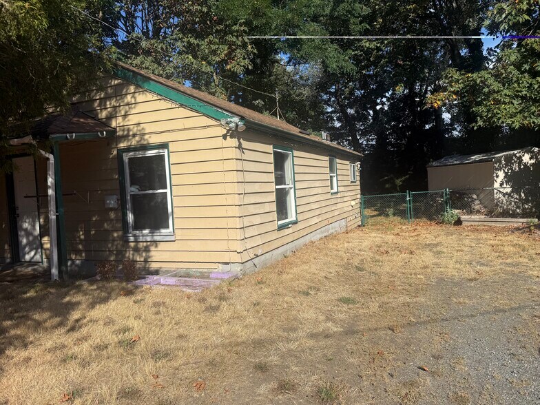 Building Photo - 11346 Sunnyside Ave N