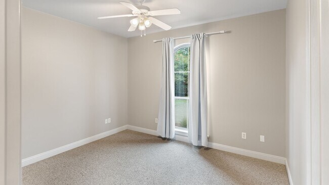 Building Photo - Now Leasing in Bluebonnet Highlands Subdivision!
