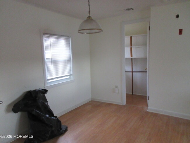 Building Photo - 319 13th Ave