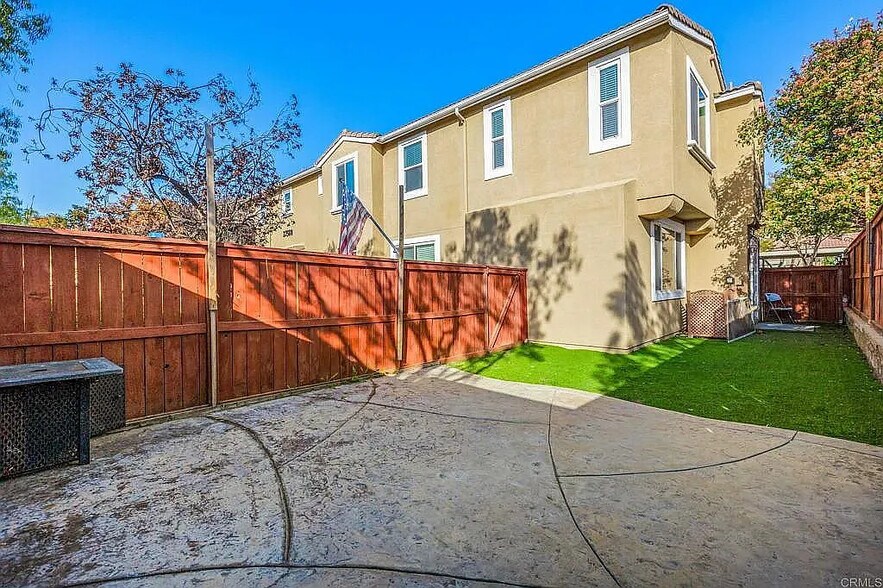 Building Photo - 27580 Darrington Ave