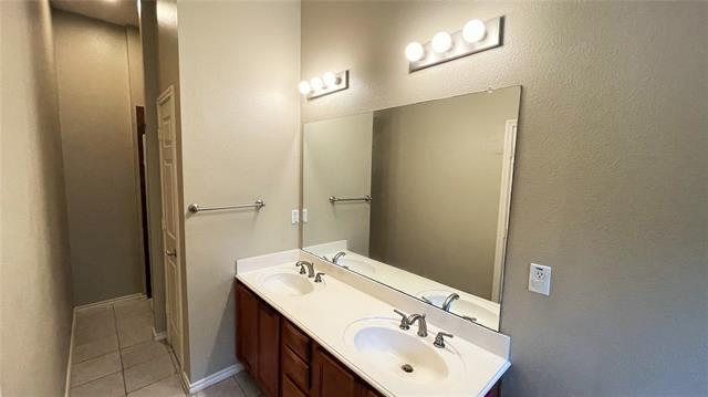 Building Photo - 1203 Reseda Dr