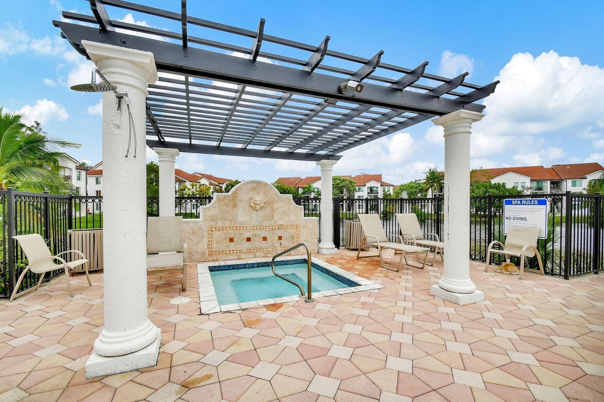 Building Photo - 805 Villa Cir