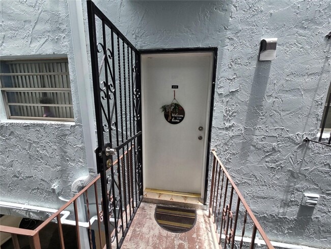 Building Photo - 1555 W 44th Pl