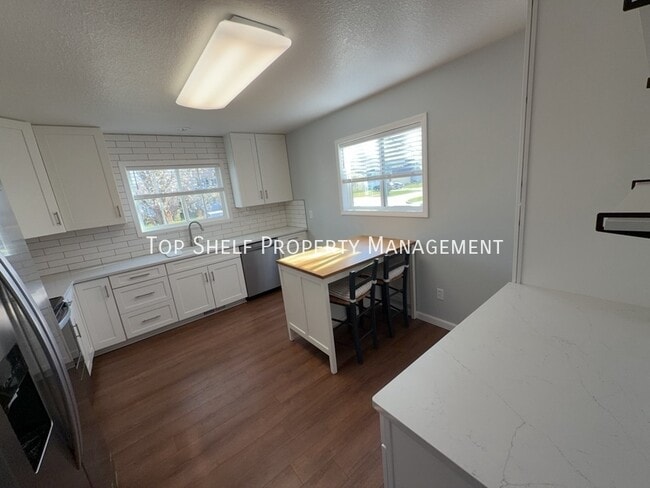 Building Photo - 4542 Meadow Valley Dr