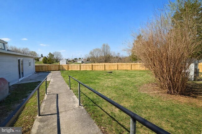 Building Photo - 87 Becks Ln