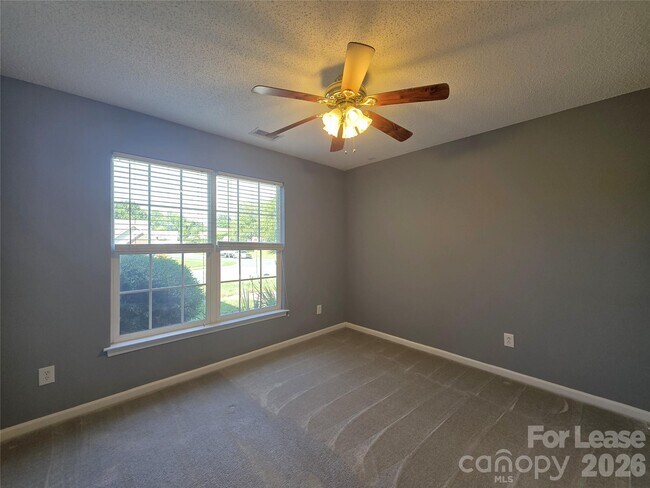 Building Photo - 8417 Appledale Dr