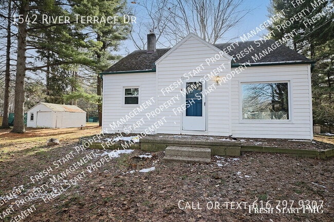 Building Photo - 1542 River Terrace