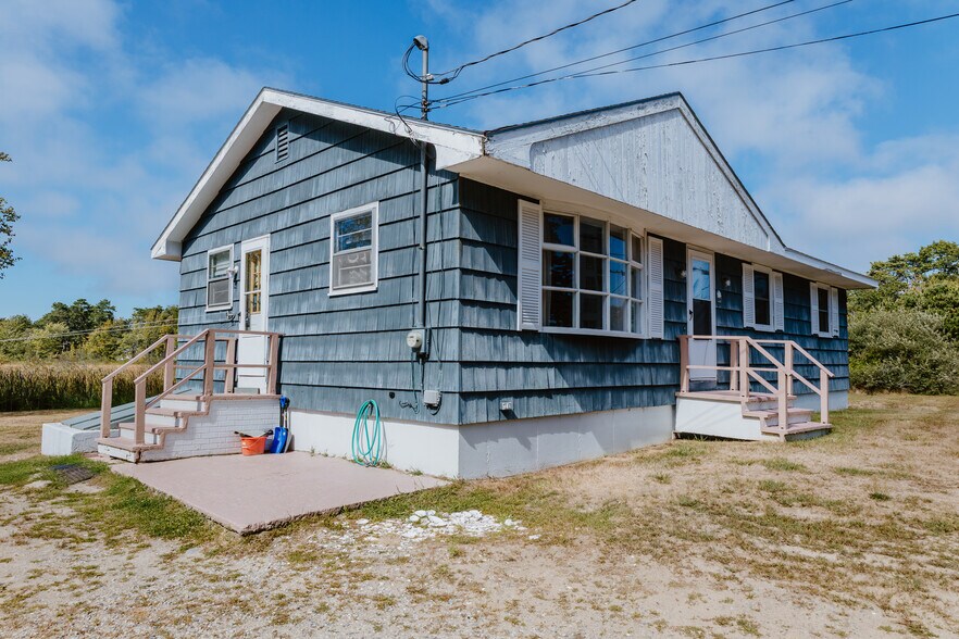 Building Photo - 216 E Grand Ave