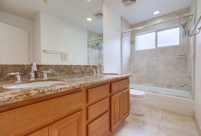 Building Photo - 1902 Marshallfield Ln