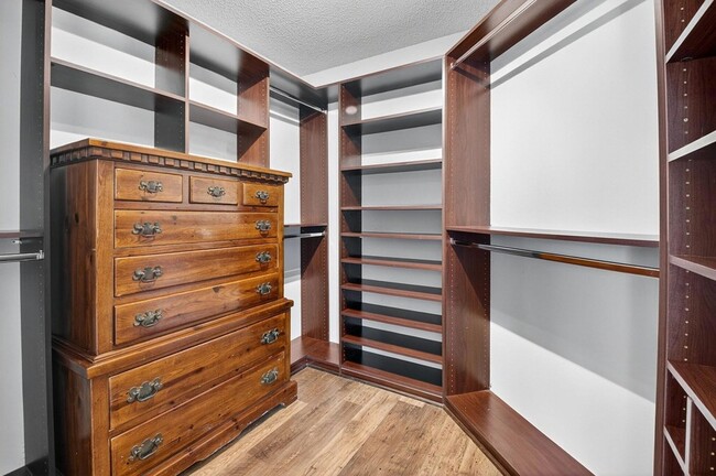 Building Photo - 7306 Spinnaker Bay Dr