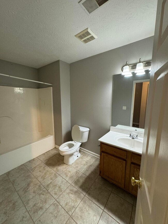 Building Photo - 228 Mousas Way