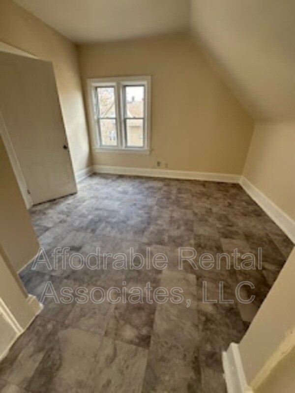 Building Photo - 1309 S 15th St