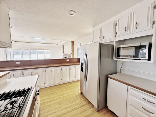 Building Photo - 172 Great Cir Dr