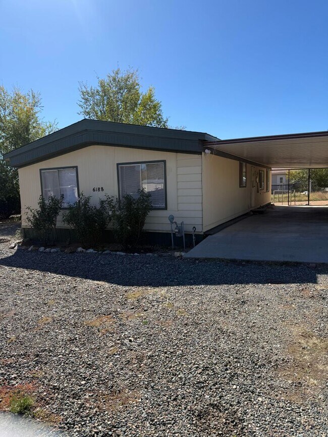 Primary Photo - 3 bedroom 2 bath home in quiet neighborhood