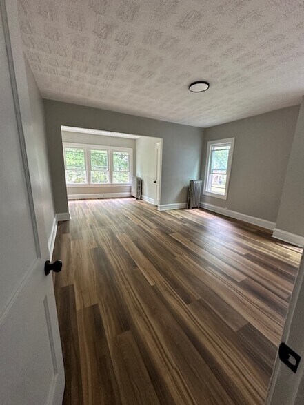 Bedroom - 3081 E Derbyshire Rd