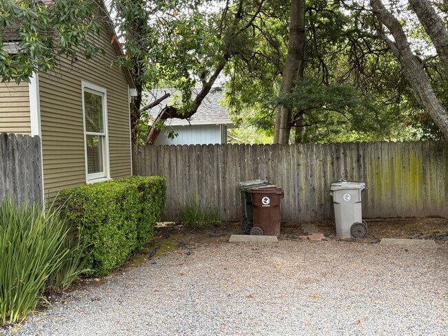 Building Photo - 534 Northern Ave