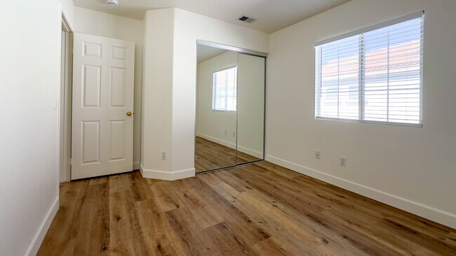 Building Photo - 15747 Roan Rd