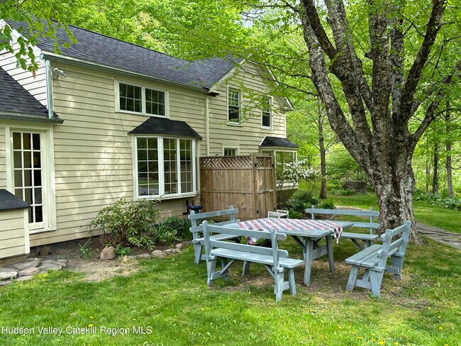 Building Photo - 4666 NY-212