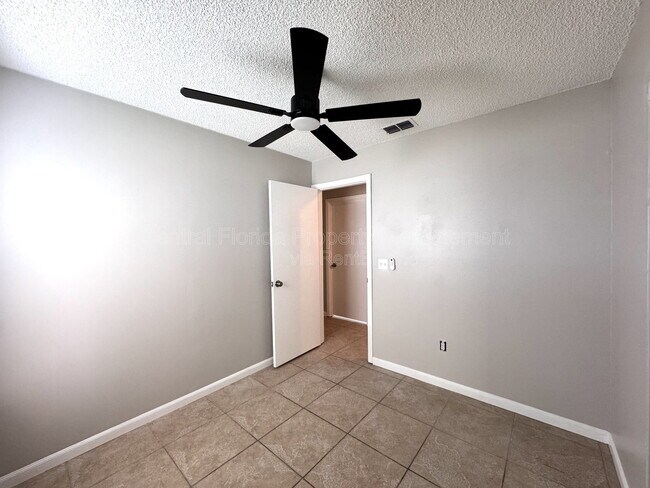 Building Photo - 563 Fort Smith Blvd