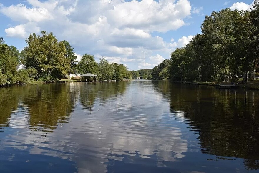 Building Photo - 486 Lacebark Dr