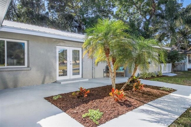 Building Photo - 2060 Sunnyside Pl