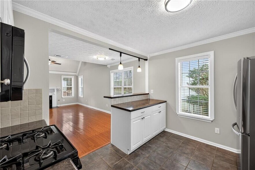 Building Photo - 1418 Shiloh Way NW