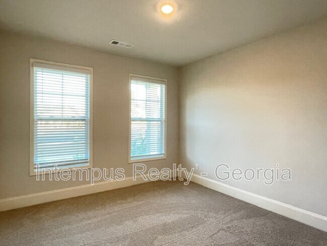 Building Photo - 44 Garnet Dr