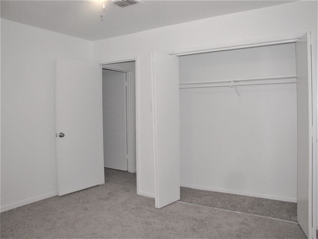 Building Photo - 5637 Dolores St