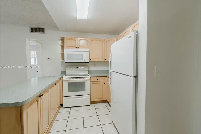 Building Photo - 747 NW 13th Ave