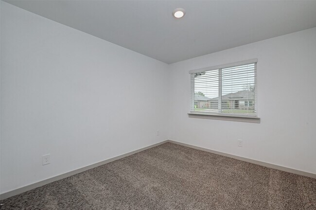 Building Photo - 1203 Hyde Lk Ln