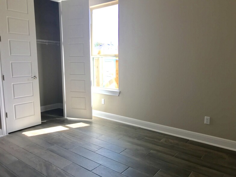 Bedroom 2 - 3750 E Palm Valley Blvd