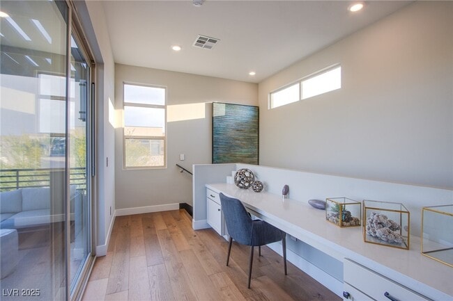 Building Photo - 10960 Merito Ct