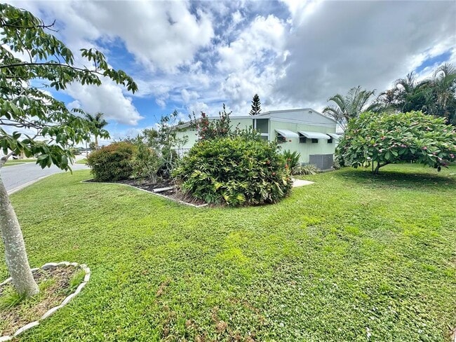 Building Photo - 410 49th Ave Terrace W