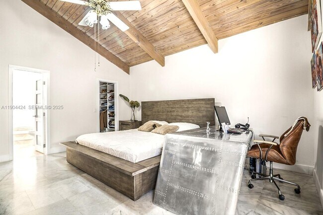 Building Photo - 513 Leslie Dr