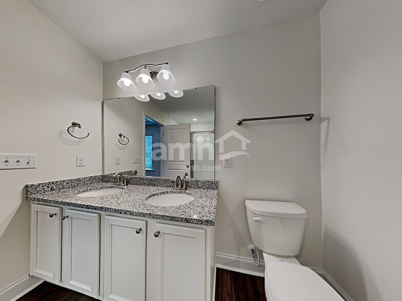 Building Photo - 307 West St