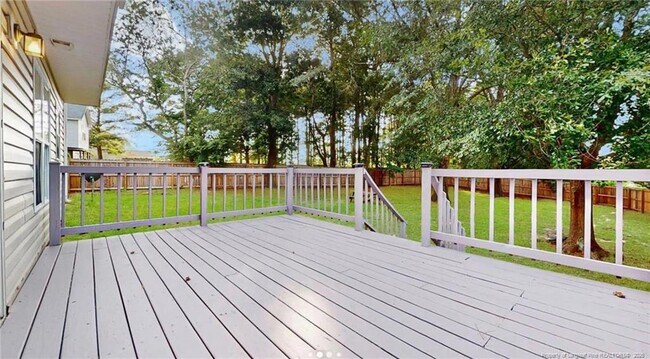 Building Photo - 10 Valley View Ct