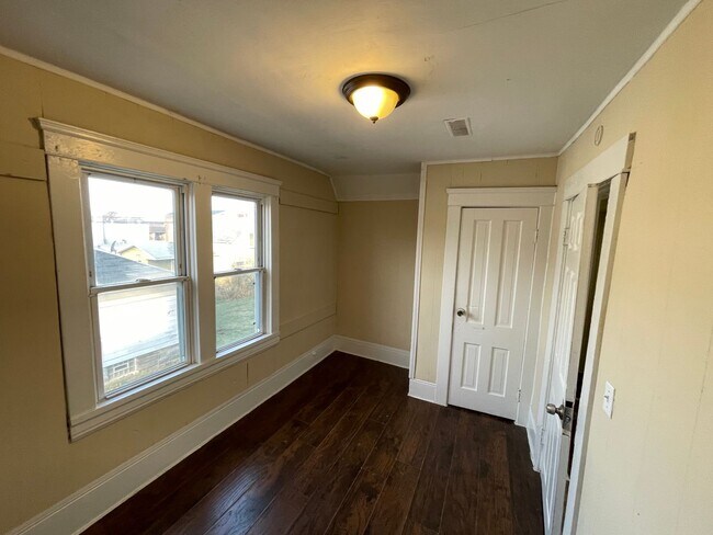 Building Photo - SECTION 8 and EDEN Accepted!! Stunning 4-Bed, 2-Bath Renovation in Lorain!!