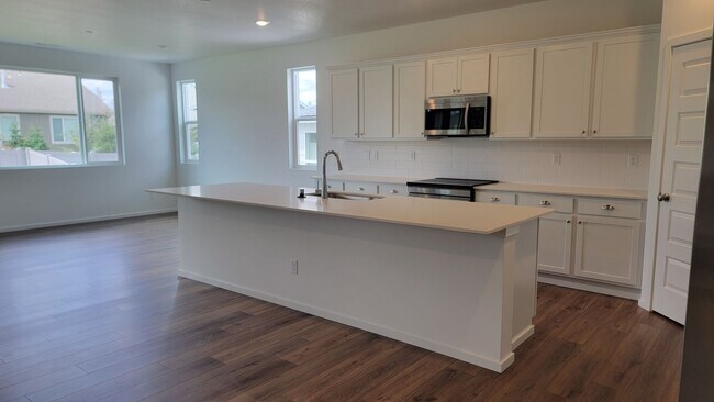 Building Photo - Brand New 3-Bedroom Home In Eagle Ridge