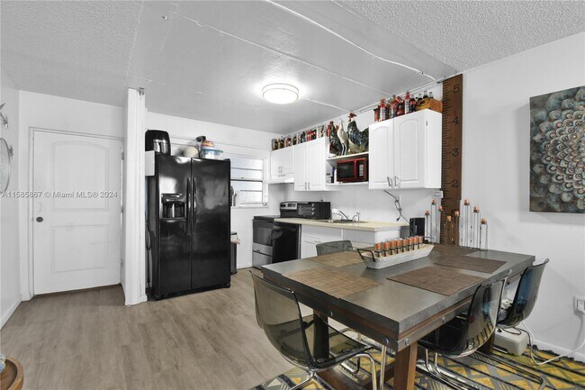 Building Photo - 1331 Lincoln Rd