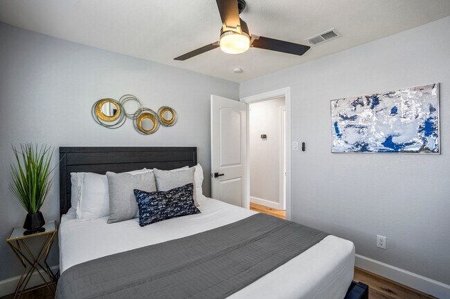 Building Photo - 3814 Seabrook St