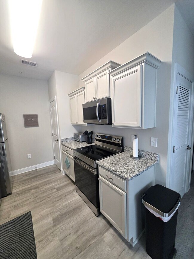Building Photo - 150 Ella Kinley Cir