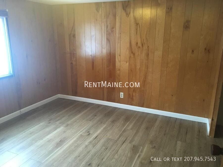 Building Photo - 715 College Ave